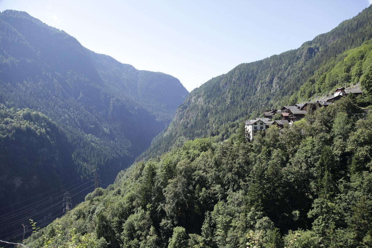 Villa Lieu Secret Dans Les Alpes Suisses Le Tretien Exterior foto