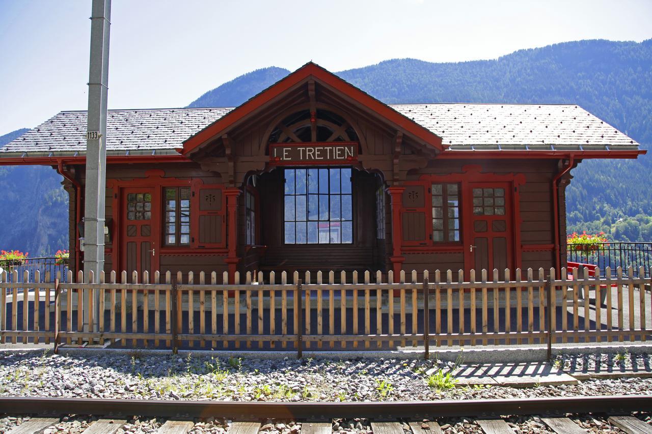 Villa Lieu Secret Dans Les Alpes Suisses Le Tretien Exterior foto